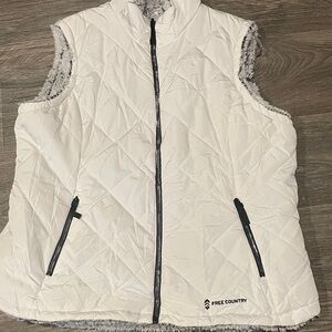 Free Country Women's Ivory Quilted Vest